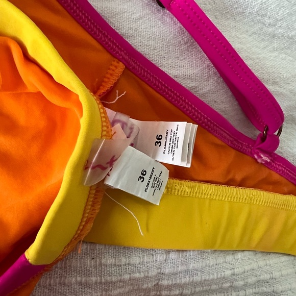 bikini top and bottom set - Picture 3 of 3